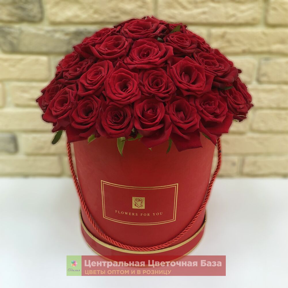 Купить 45 красных роз в шляпной коробке за 1 руб. в в Мытищах и МО! Доставка круглосуточно