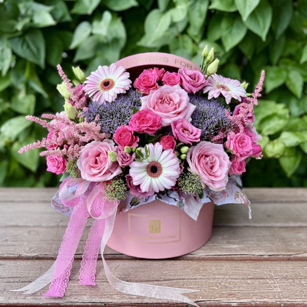 Цветы в корзине Футуристический сад