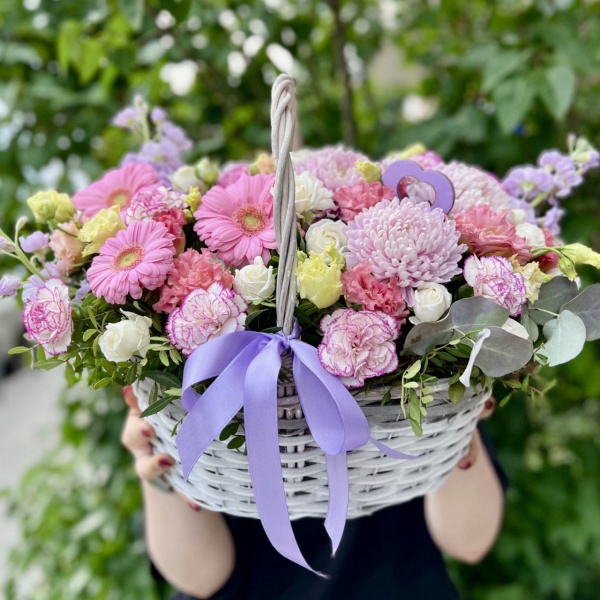 Цветы в корзине Окно в Прованс