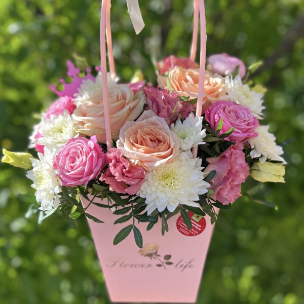 Цветы в сумке Безе