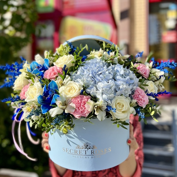 Цветы в коробке Бегущая по волнам