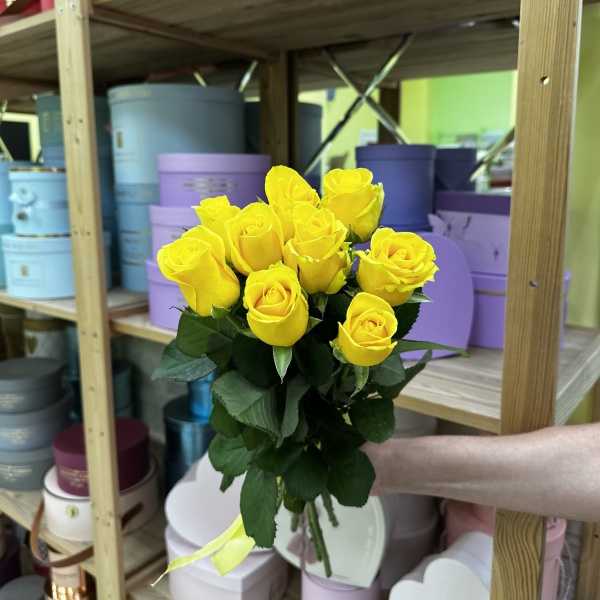 Роза Желтая 40 см 9 шт. 