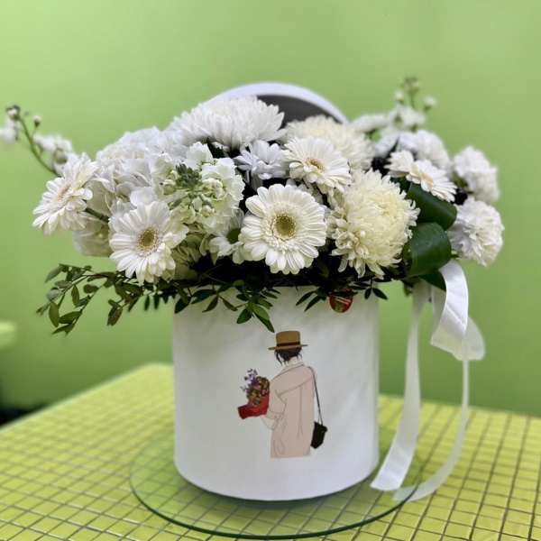 Цветы в коробке Реверанс