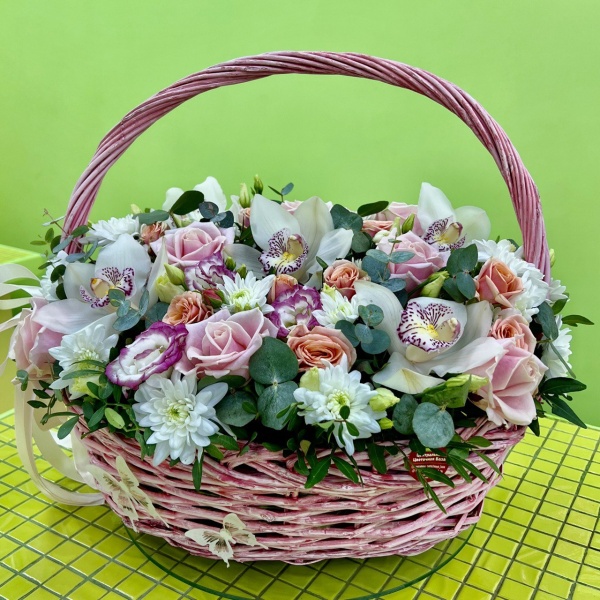 Цветы в корзине Ласка