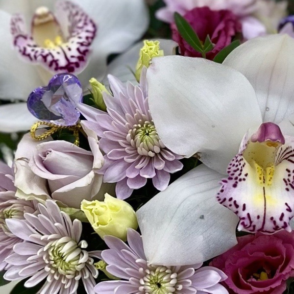 Цветы в коробке Эфир