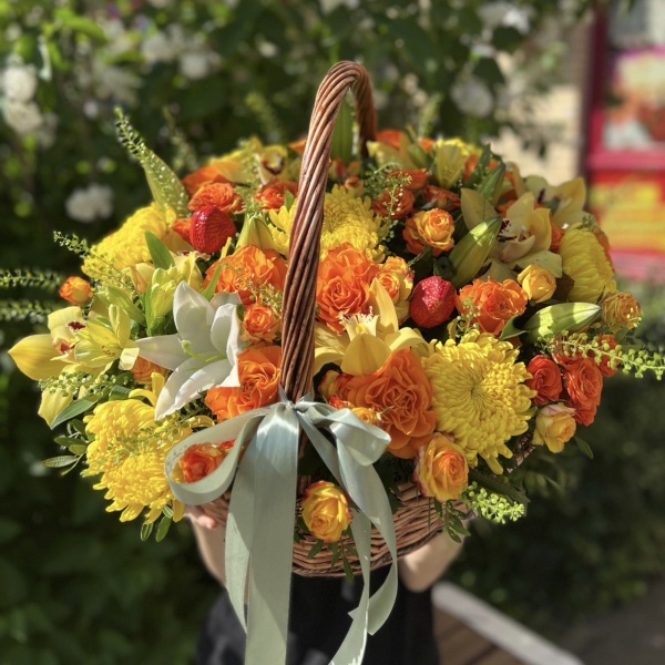 Цветы в корзине Ясный день